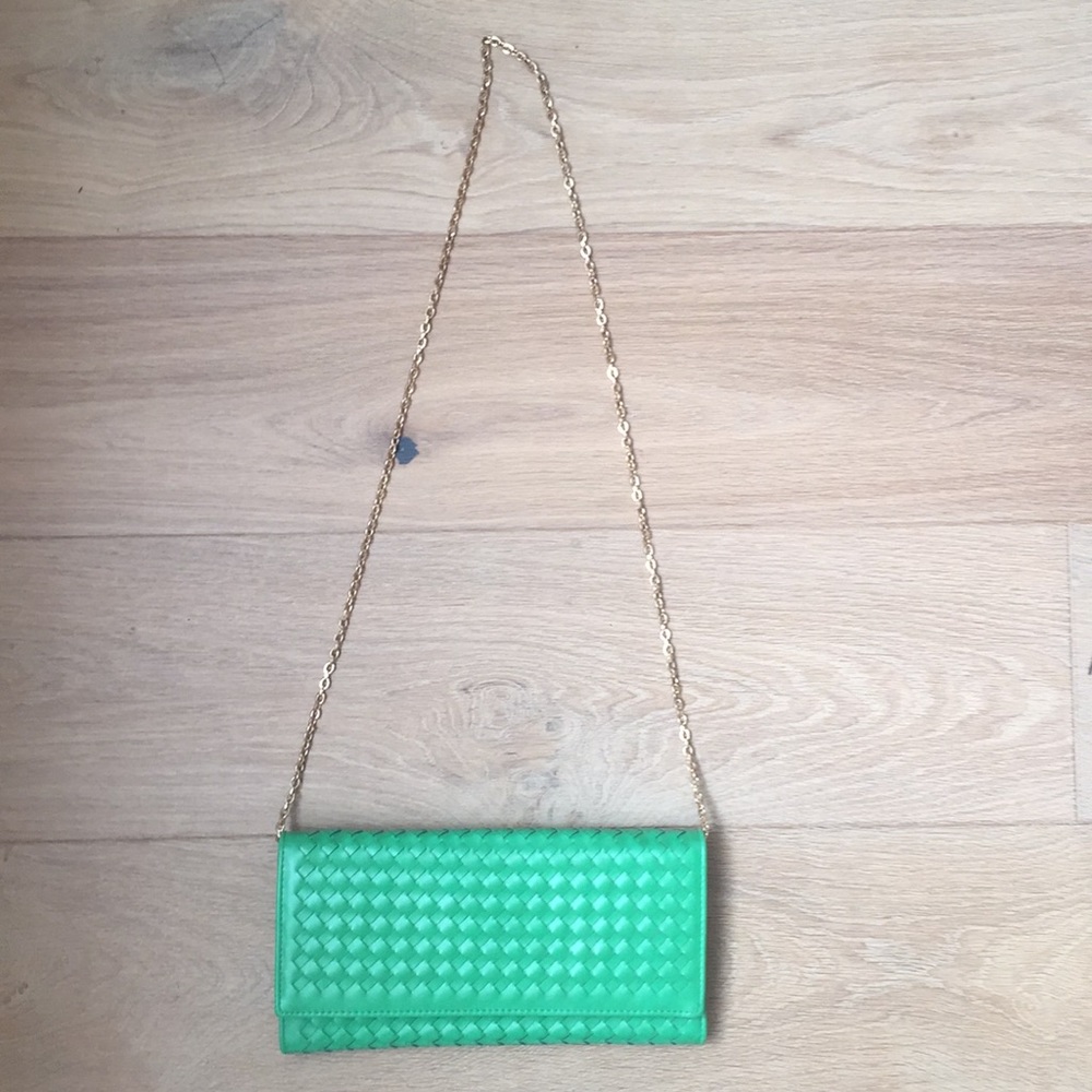 New without tag  . Kelly green clutch or purse